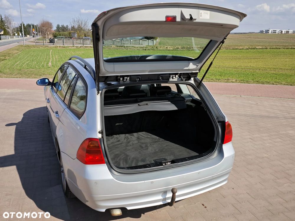 BMW Seria 3 318d - 12