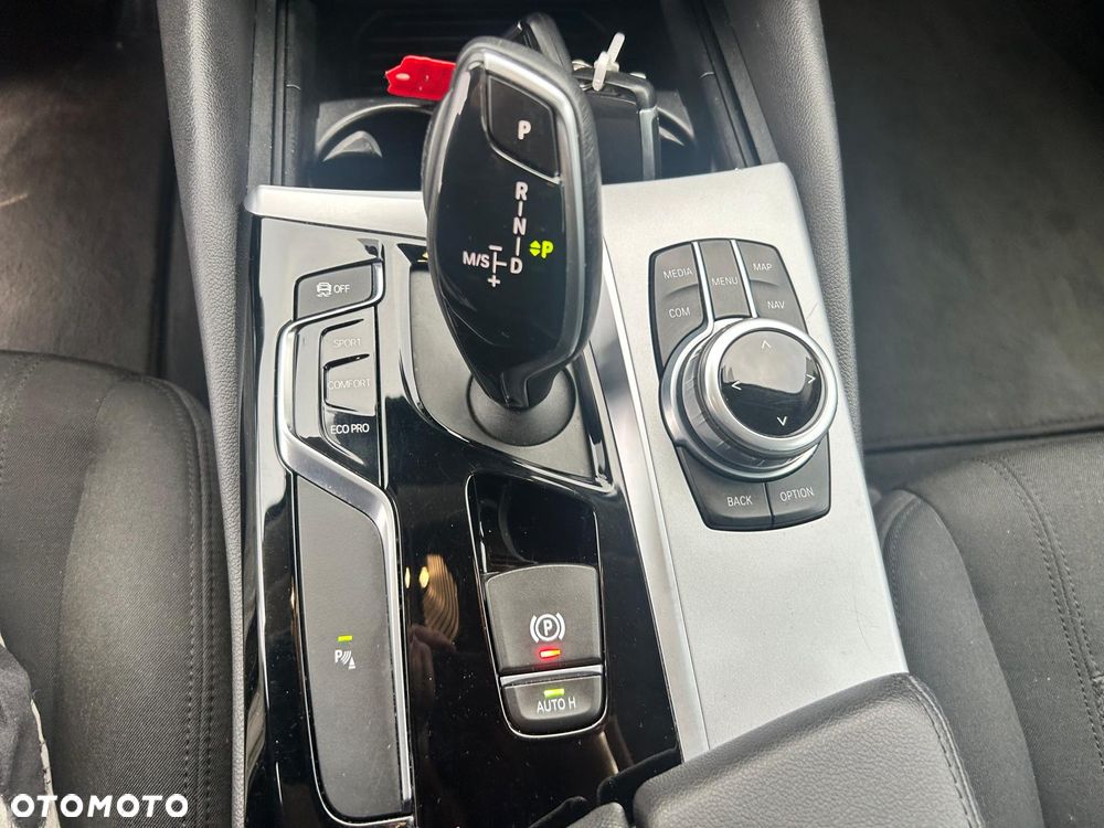 BMW Seria 5 520d - 37