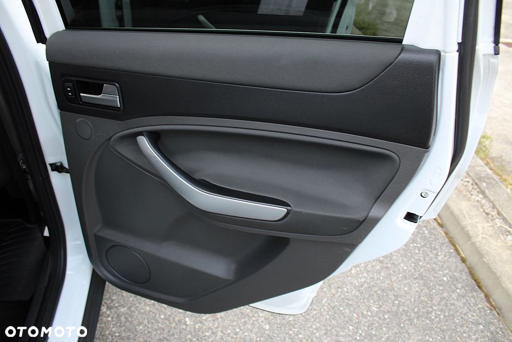 Ford Kuga 2.0 TDCi 4x4 Titanium - 29
