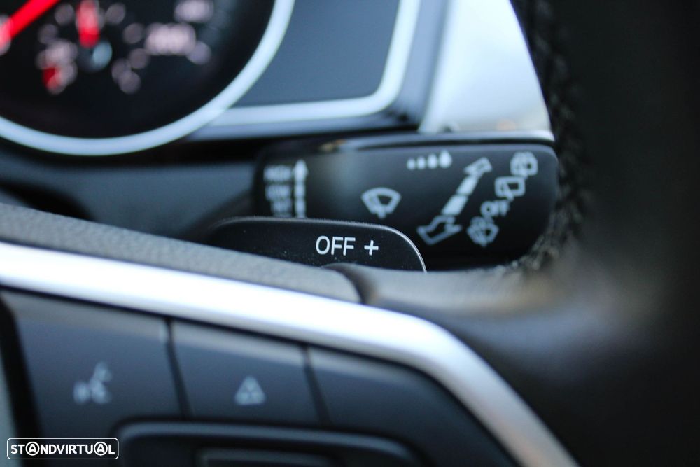 VW Passat Variant 2.0 TDi Business DSG - 36