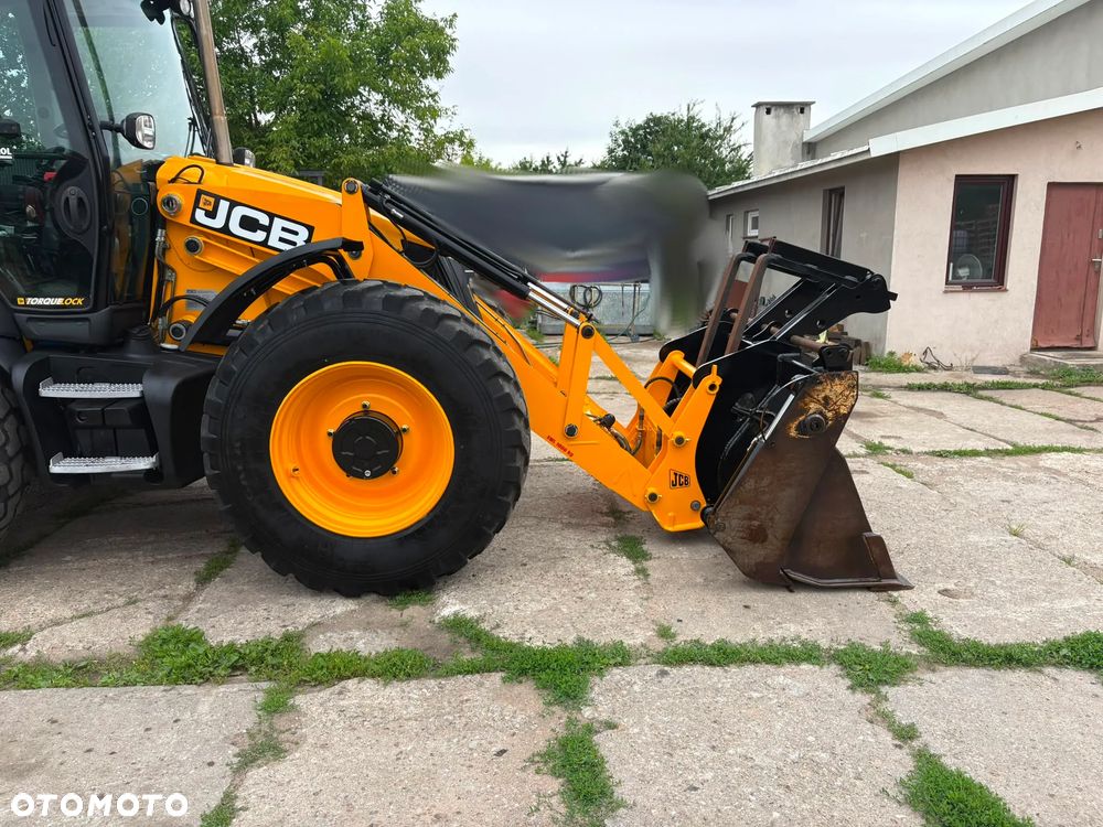 JCB 4CX - 16