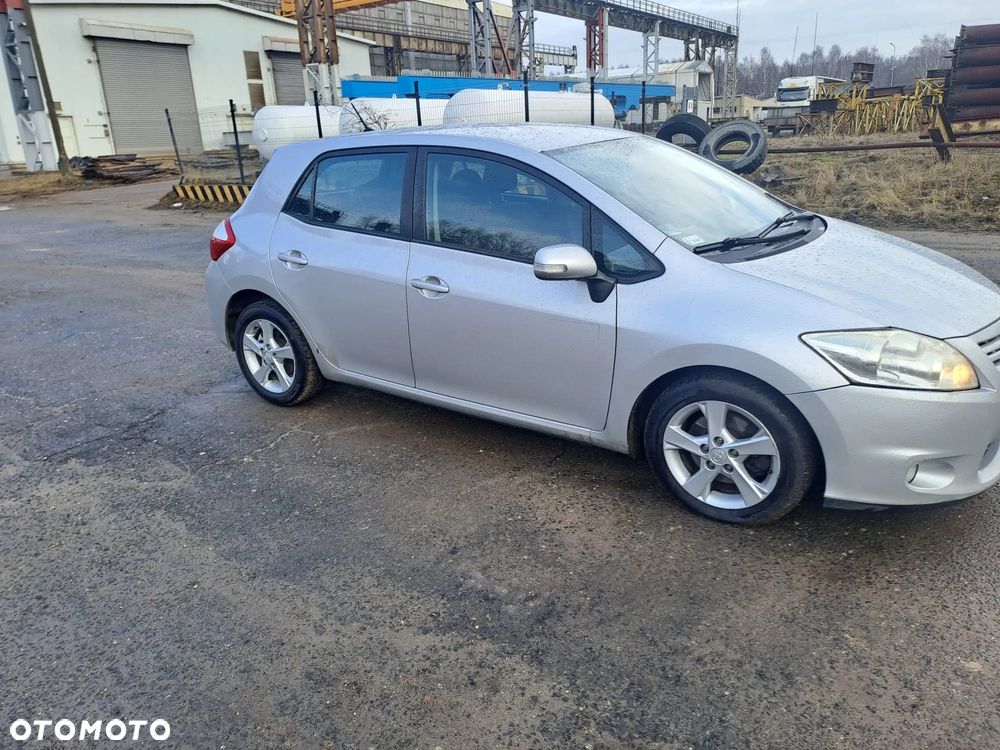 Toyota Auris 2.0 D-4D 2010 - 3