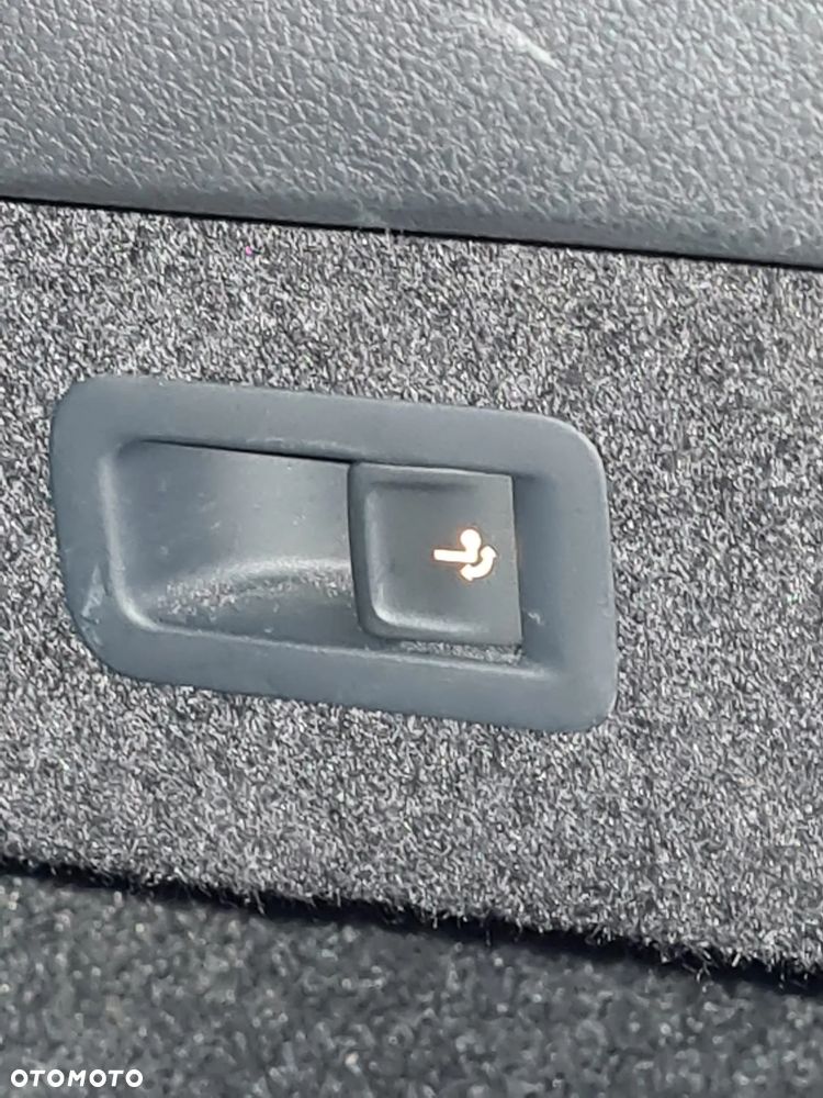 Volkswagen Passat 2.0 TDI SCR Style DSG - 17