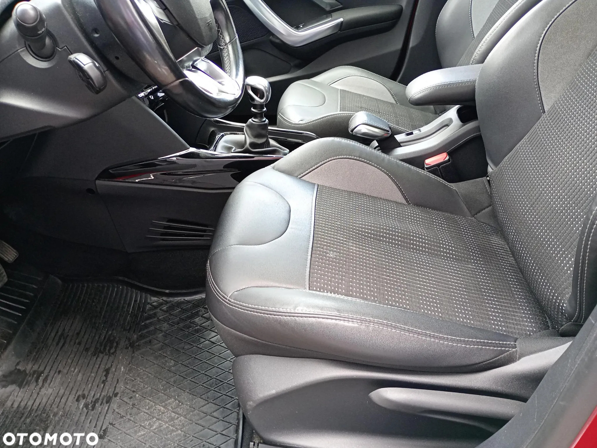 Peugeot 2008 1.2 Pure Tech GPF Allure S&S - 8