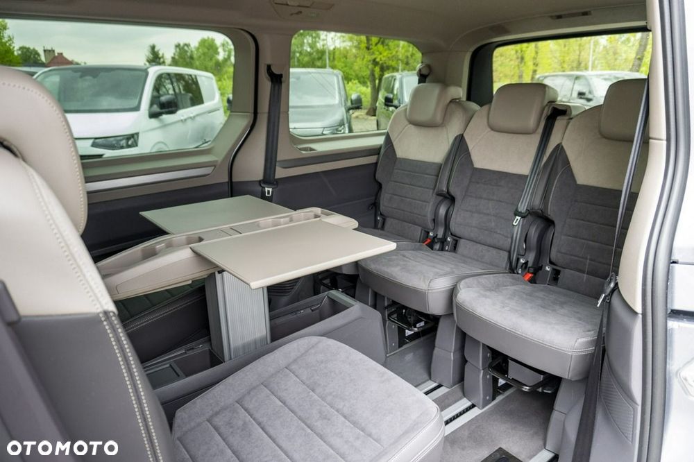 Volkswagen Multivan - 24