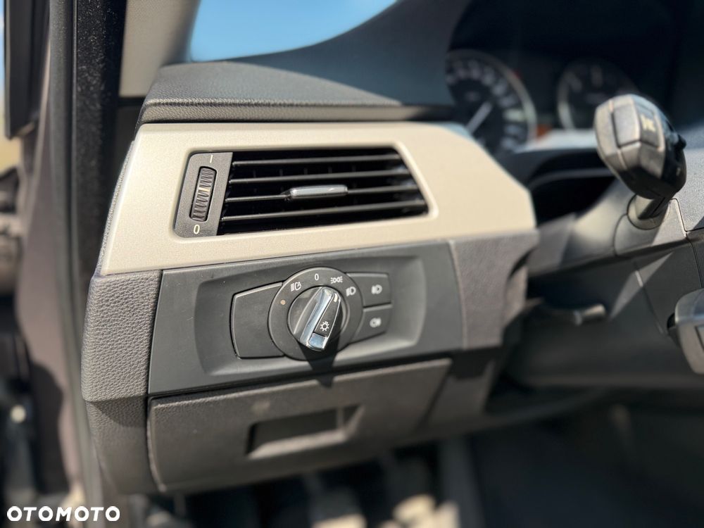 BMW Seria 3 320d - 23