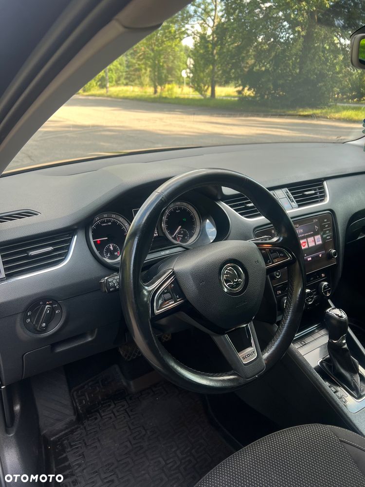 Skoda Octavia 2.0 TDI 4x4 DSG Scout - 13