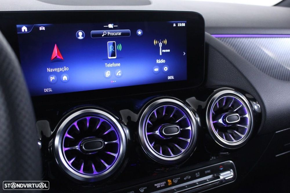 Mercedes-Benz GLA 180 d AMG Line - 29