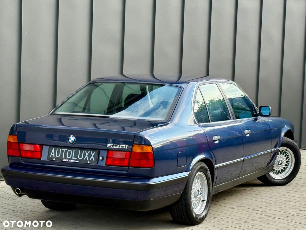 BMW Seria 5 520i - 30