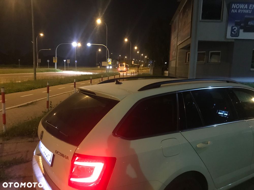 Skoda Octavia Combi 2.0 TDI DSG Style - 34