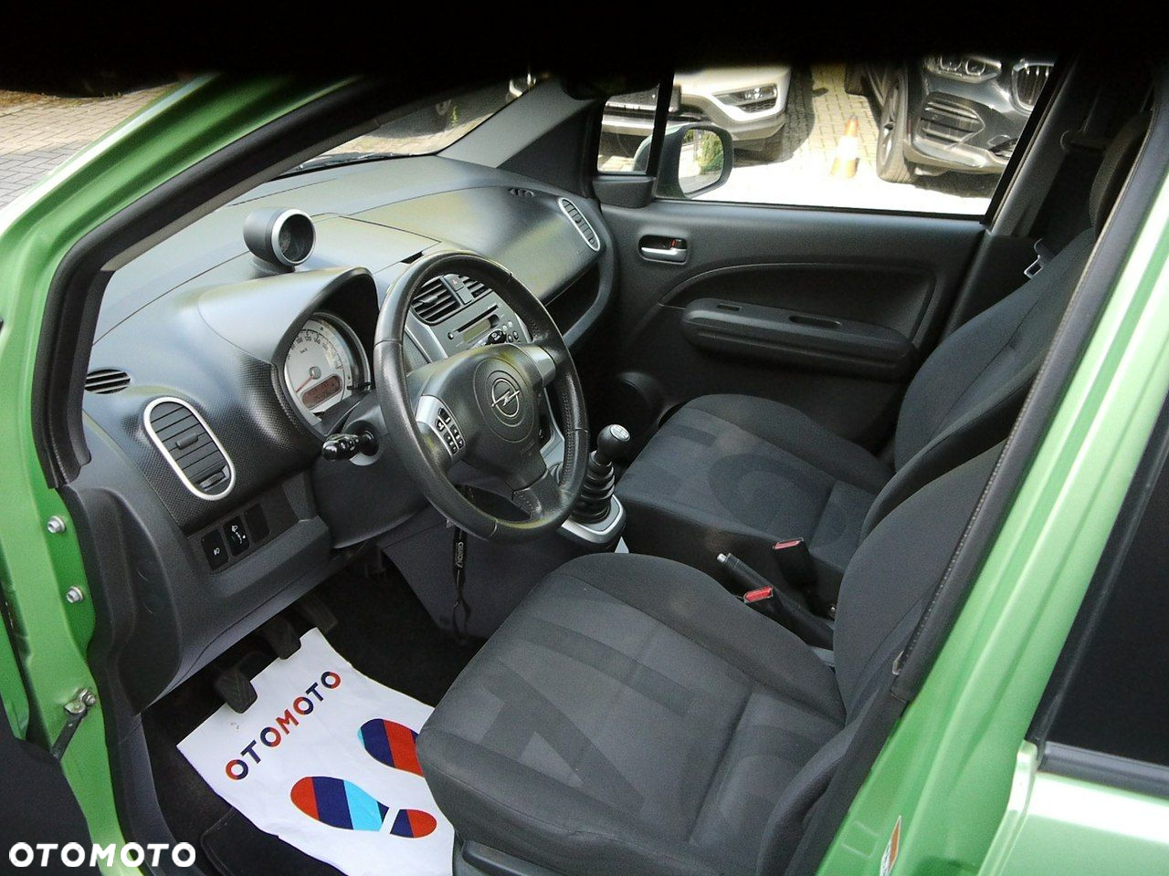 Opel Agila 1.0 - 25