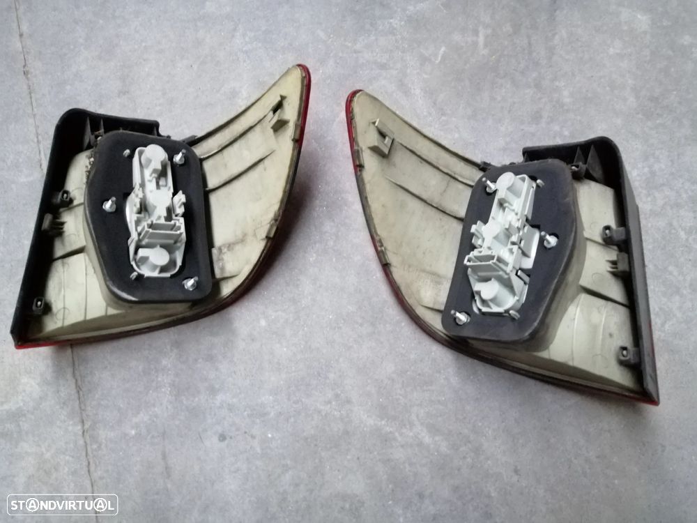 Farolim / Farolins de trás Mercedes Classe B W245 - 2