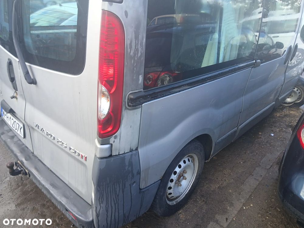 Opel Vivaro 2.5 146KM G9U 630 silnik M73 skrzynia U82 kolor maska pokrywa silnika klapa bagażnika zderzak lampa reflektor pas przedni stop lampy halogeny przeciwmgłowe odblaski grill atrapa znaczek błotnik - 7
