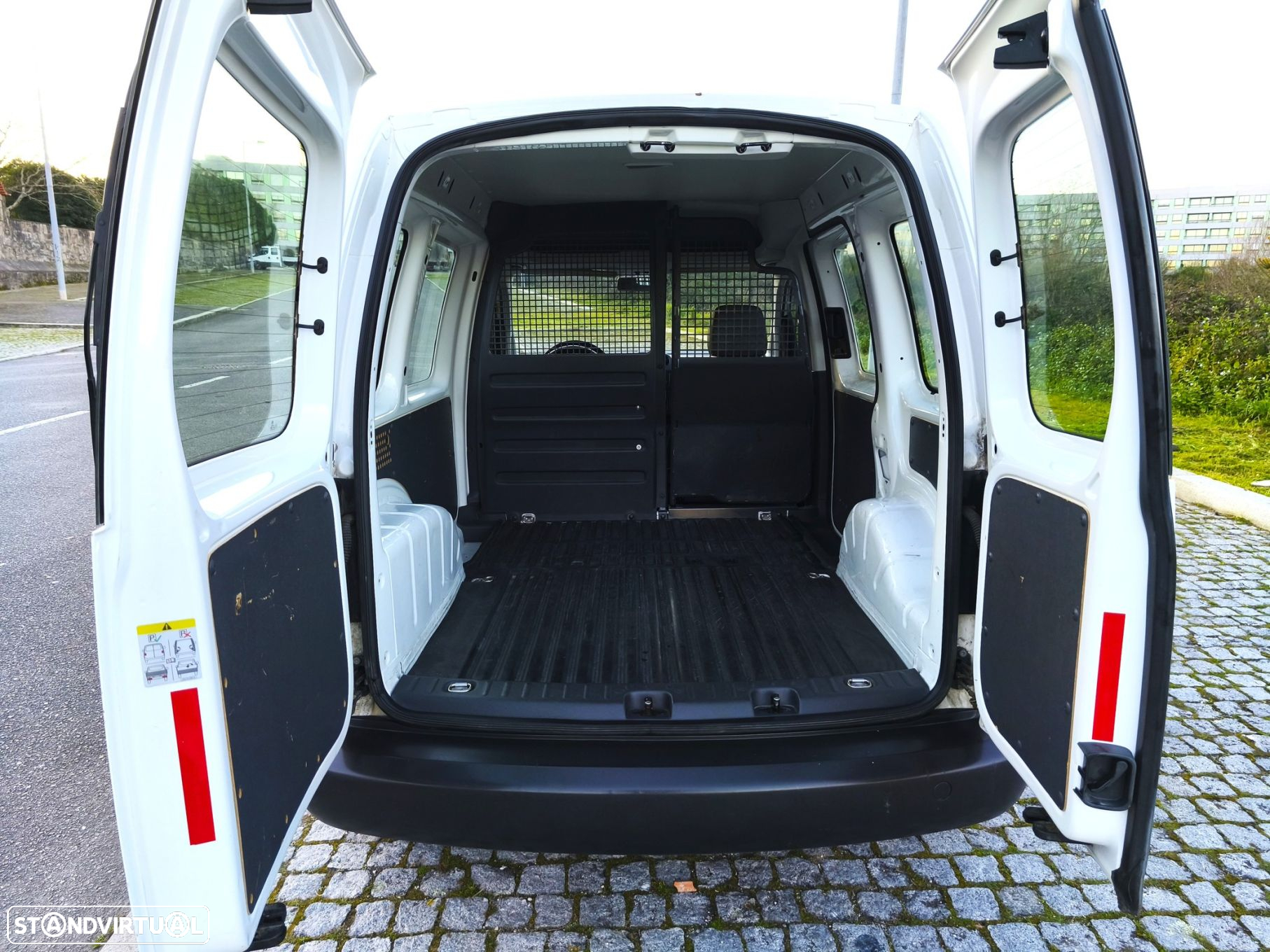 VW Caddy 1.6 TDi Entry - 5