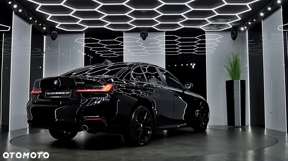 BMW Seria 3 318d M Sport - 8