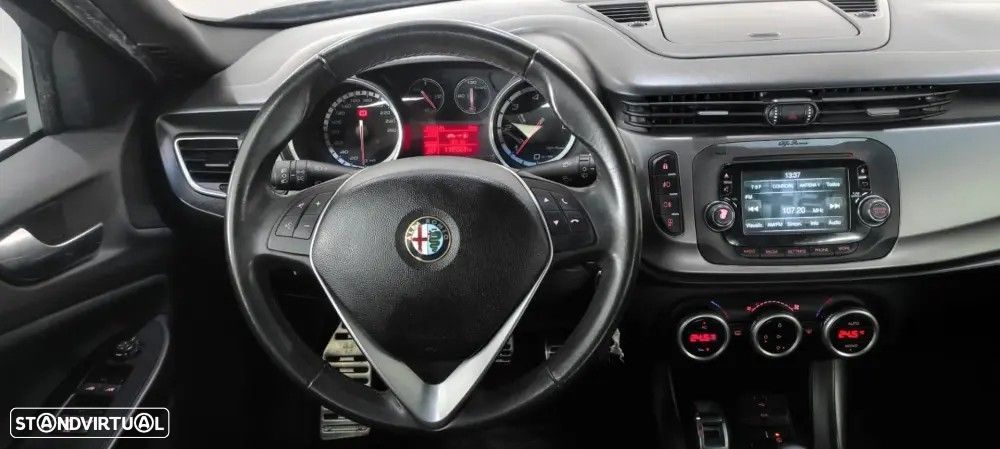 Alfa Romeo Giulietta 1.6 JTDM Exclusive - 26
