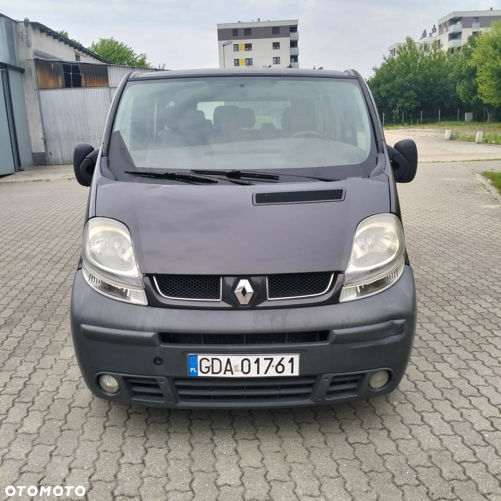 Renault Trafic Passenger - 2