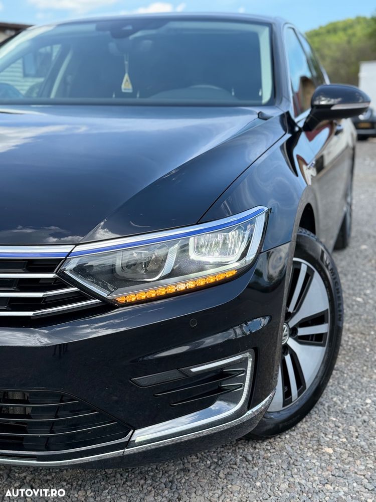 Volkswagen Passat - 10