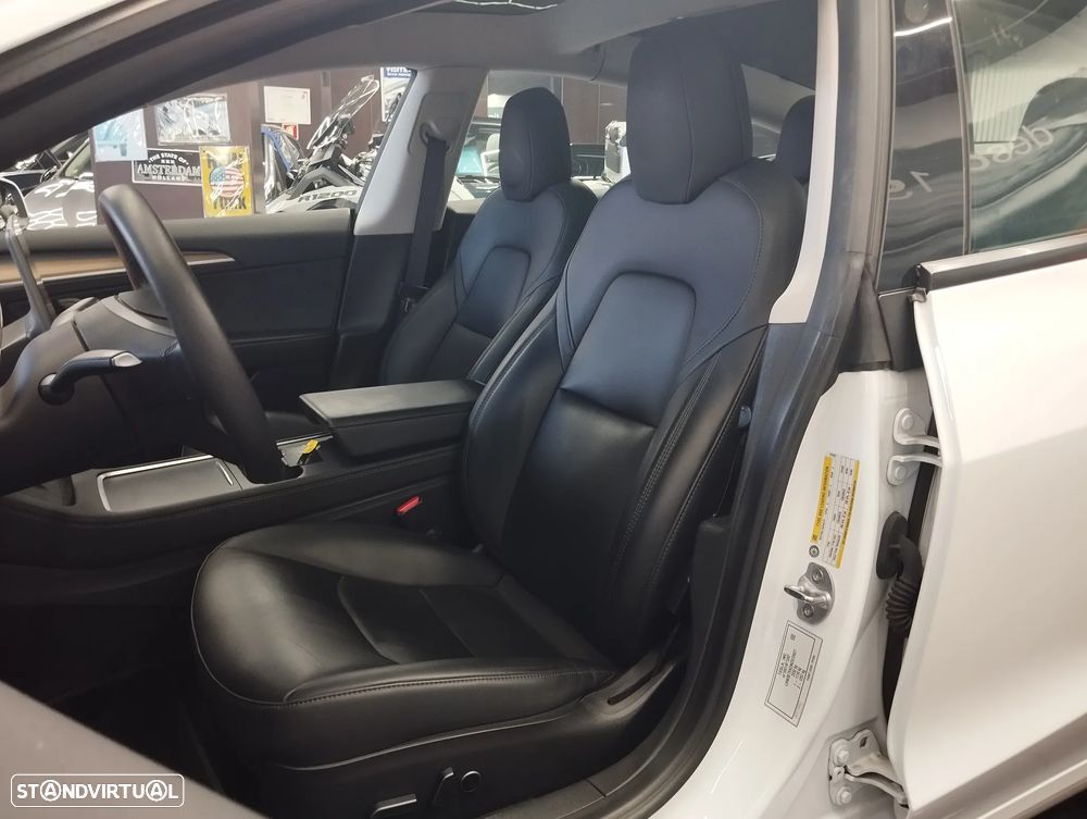 Tesla Model 3 Long-Range Dual Motor AWD — fotografia 18