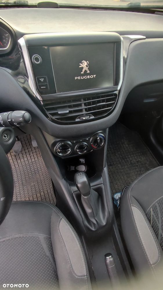 Peugeot 208 1.6 e-HDi Active STT - 16