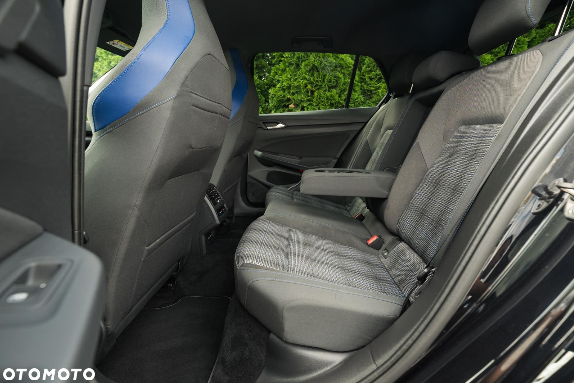 Volkswagen Golf - 14