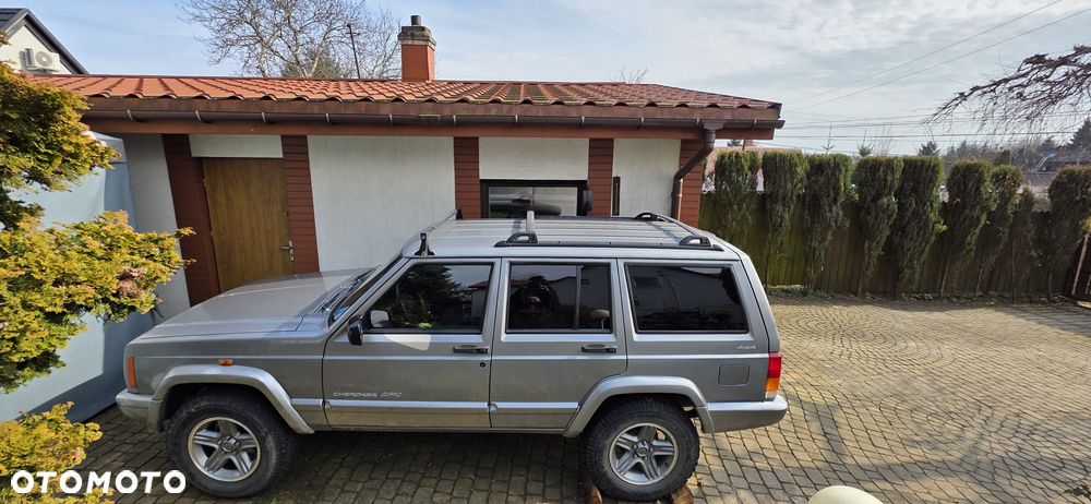 Jeep Cherokee - 8