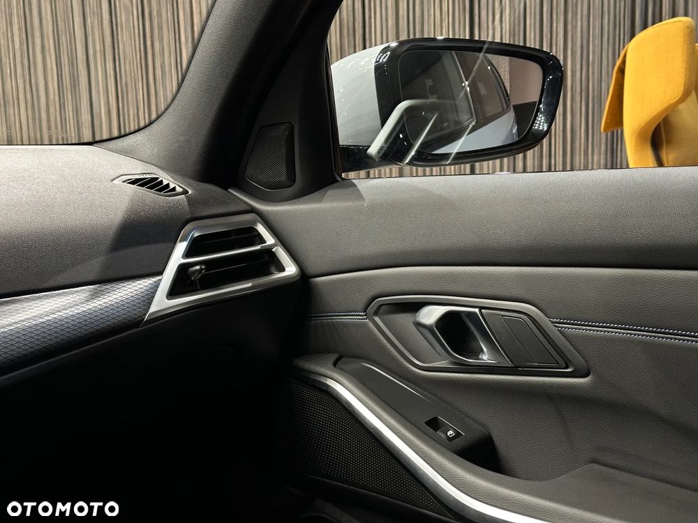 BMW Seria 3 330i xDrive M Sport sport - 20