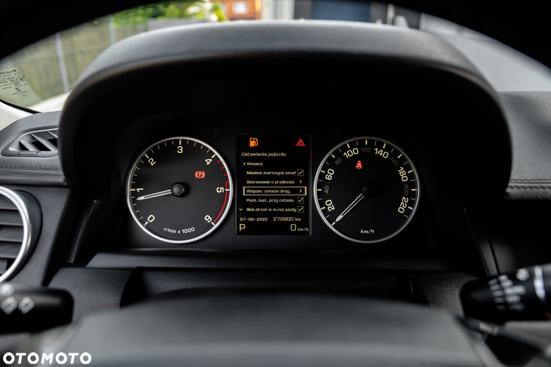 Land Rover Discovery SD V6 HSE - 29