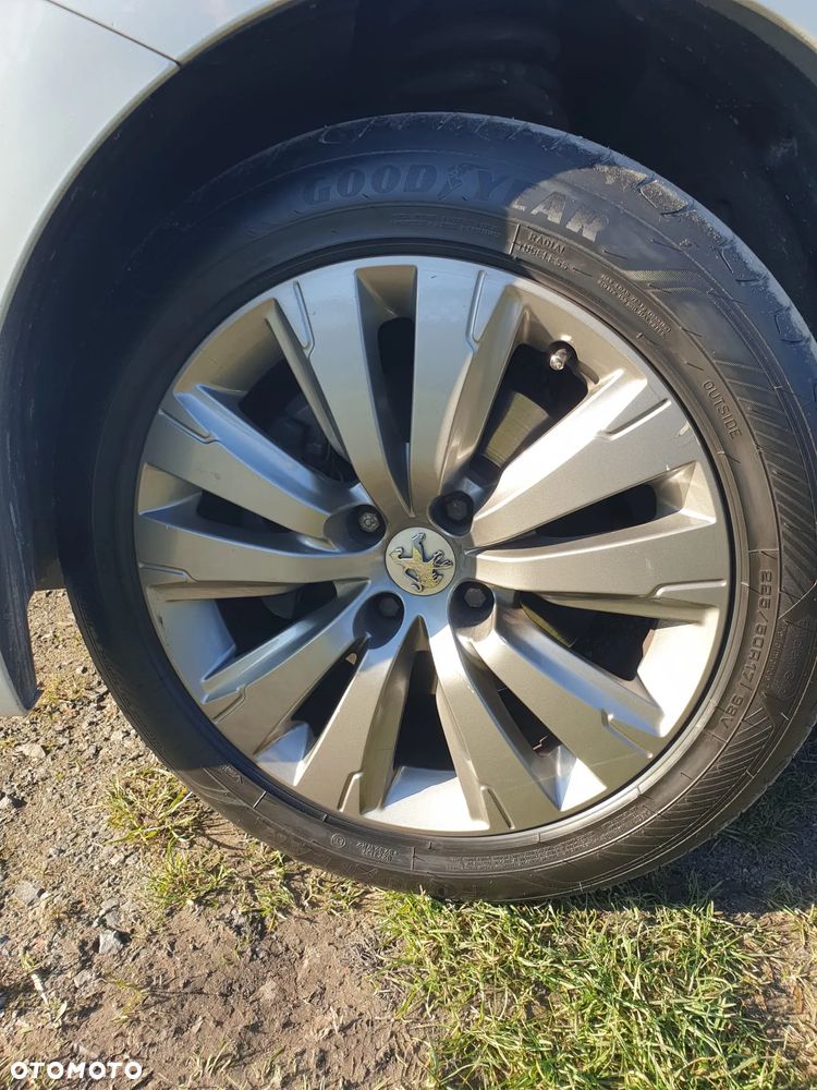 Peugeot 5008 2.0 HDi Allure 7os - 23