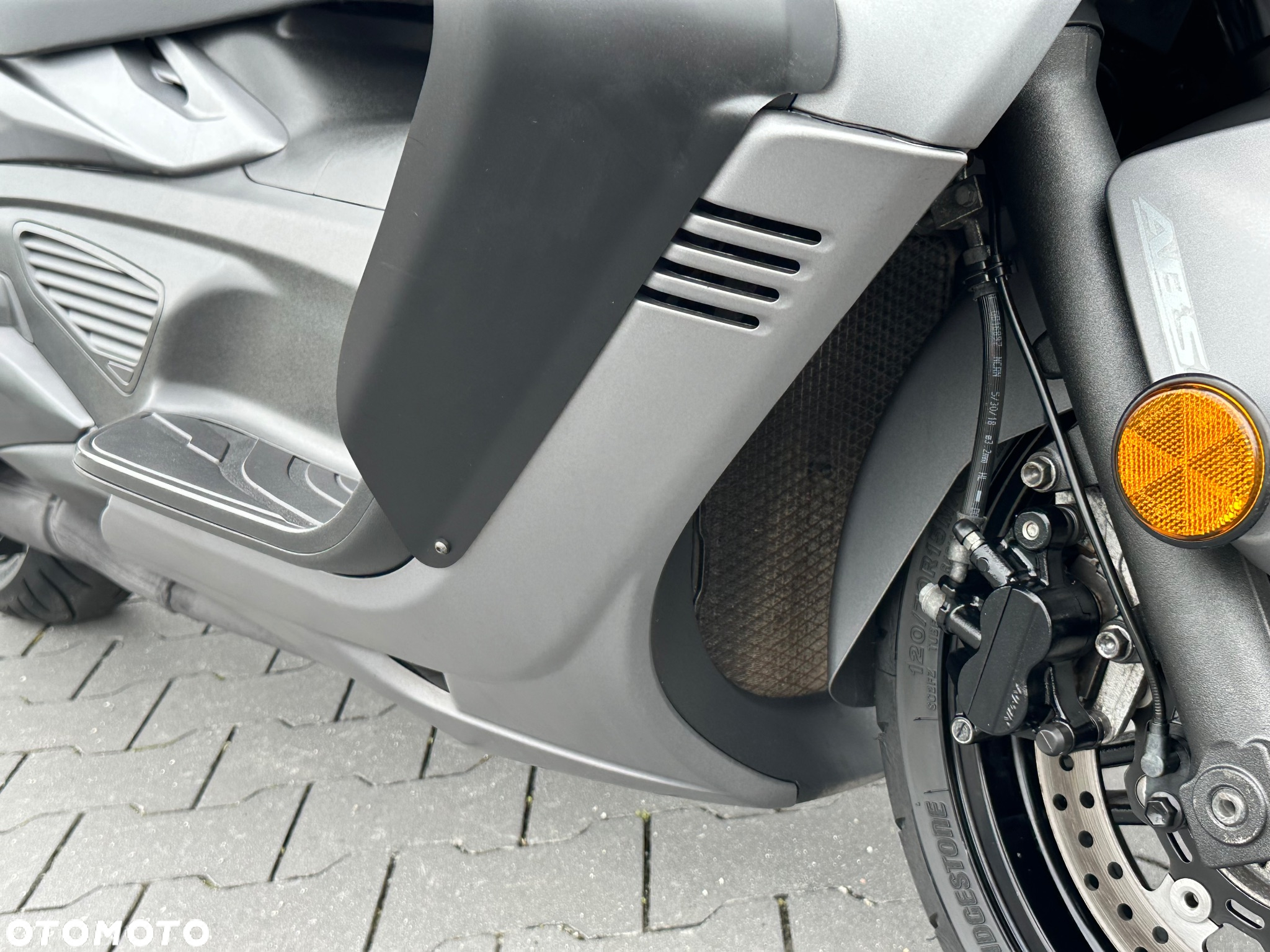Suzuki Burgman - 17