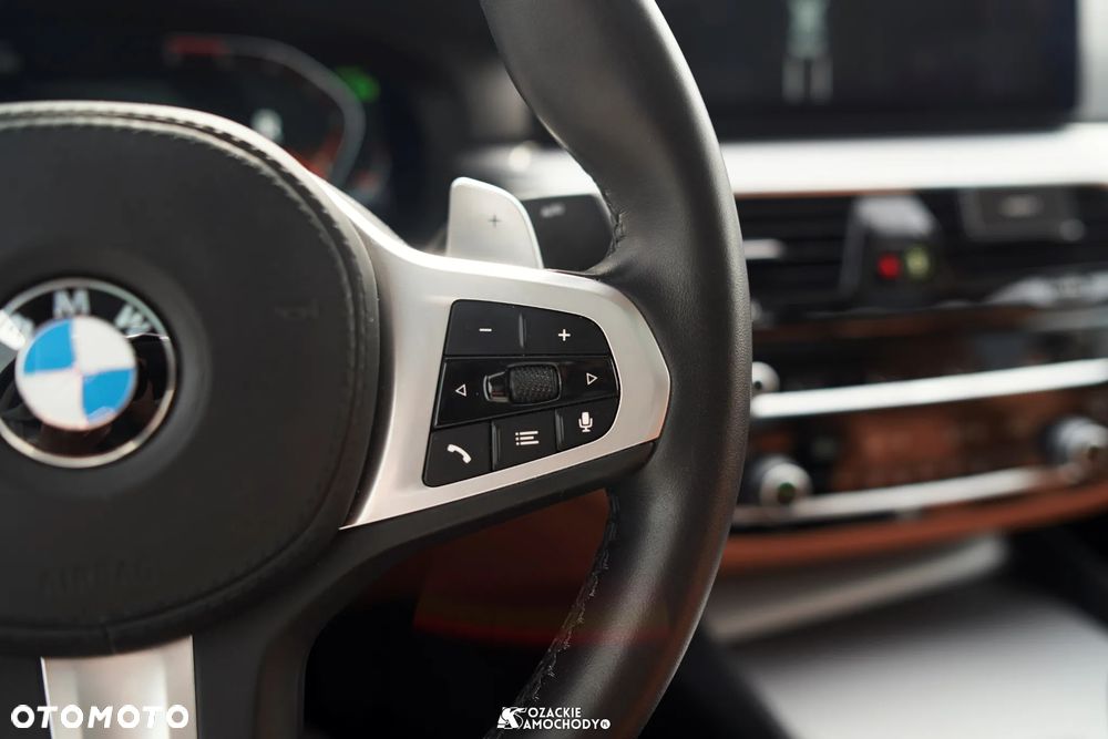 BMW Seria 5 520d - 28