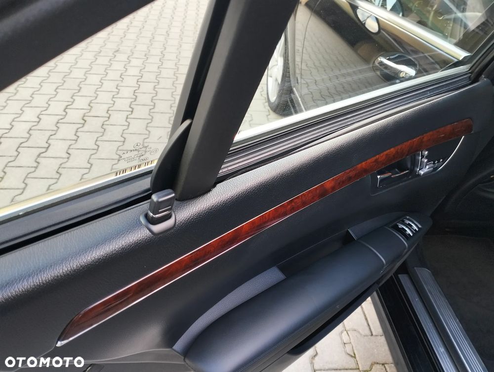Mercedes-Benz Klasa S 500 L 4Matic 7G-TRONIC - 26