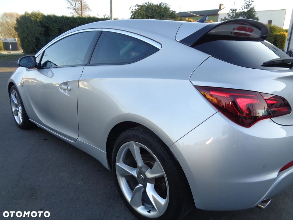 Opel Astra GTC 1.4 Turbo - 11