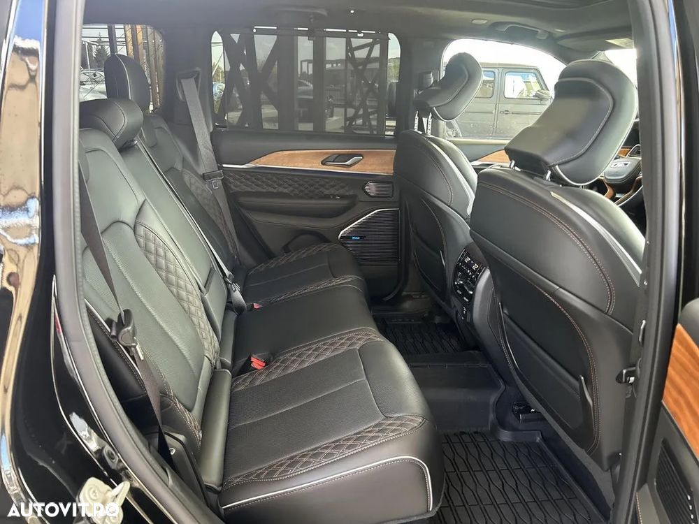 Jeep Grand Cherokee - 15