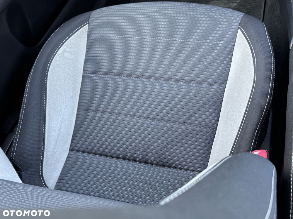 Toyota Avensis - 8