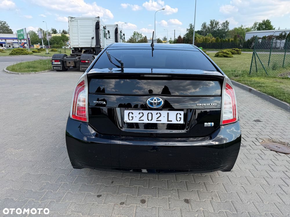 Toyota Prius 1.8 HSD Prestige - 6