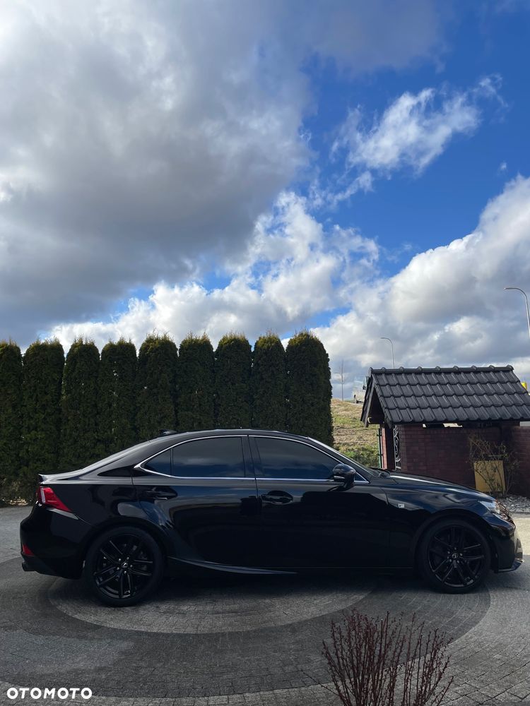 Lexus IS 200t F Sport - 16