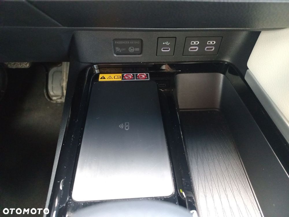 Toyota Camry - 23