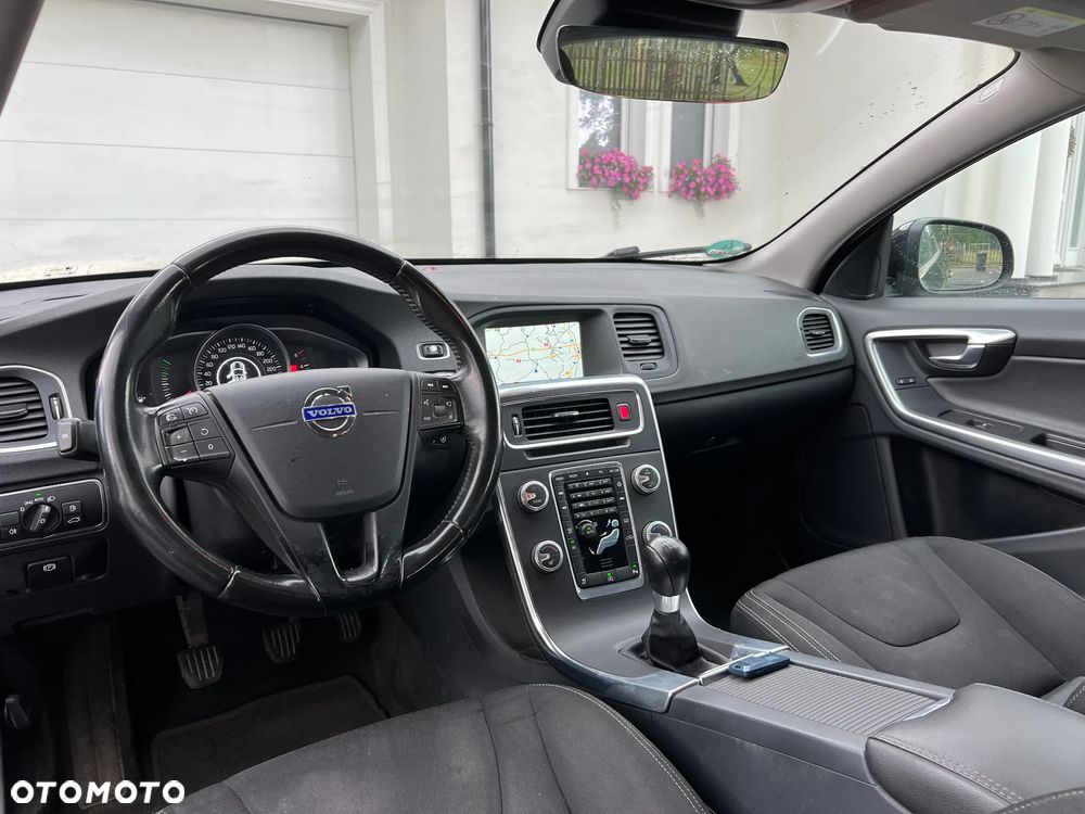 Volvo V60 D4 Edition - 13