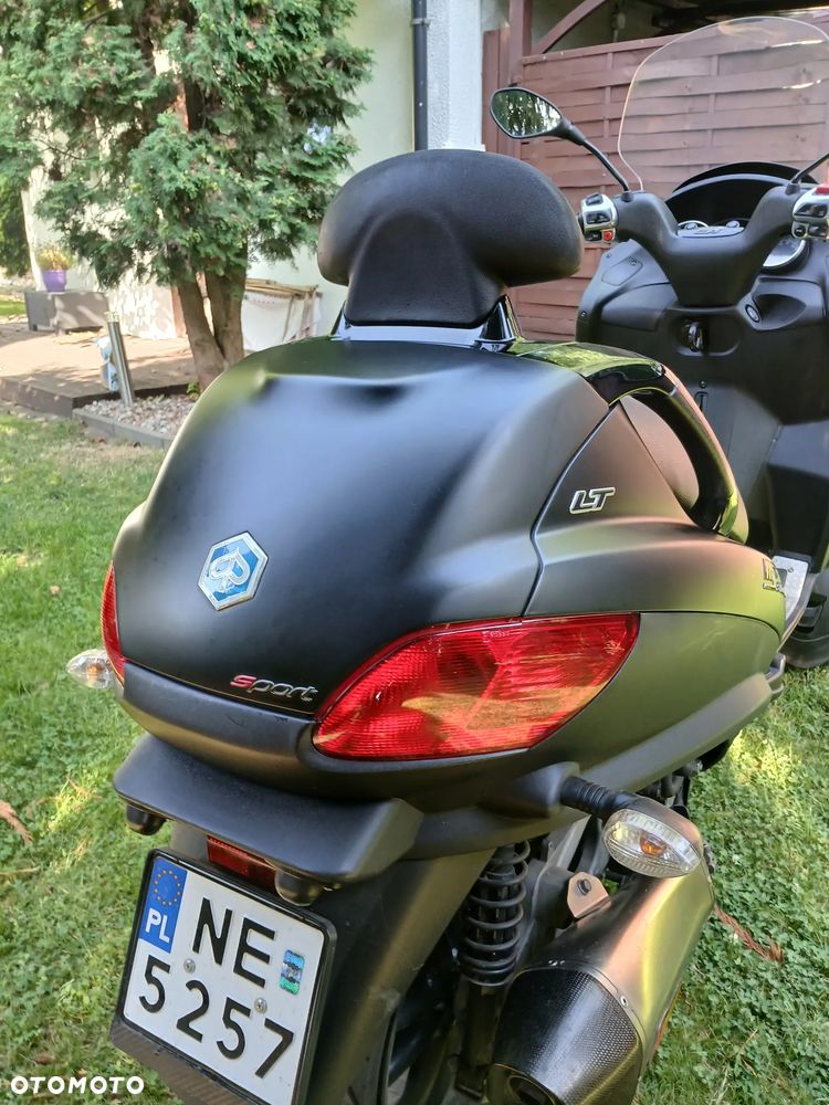 Piaggio MP-3 - 24