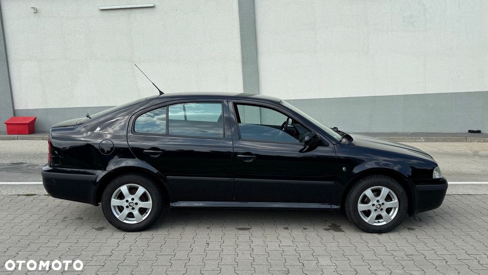 Skoda Octavia 1.6 Tour - 5