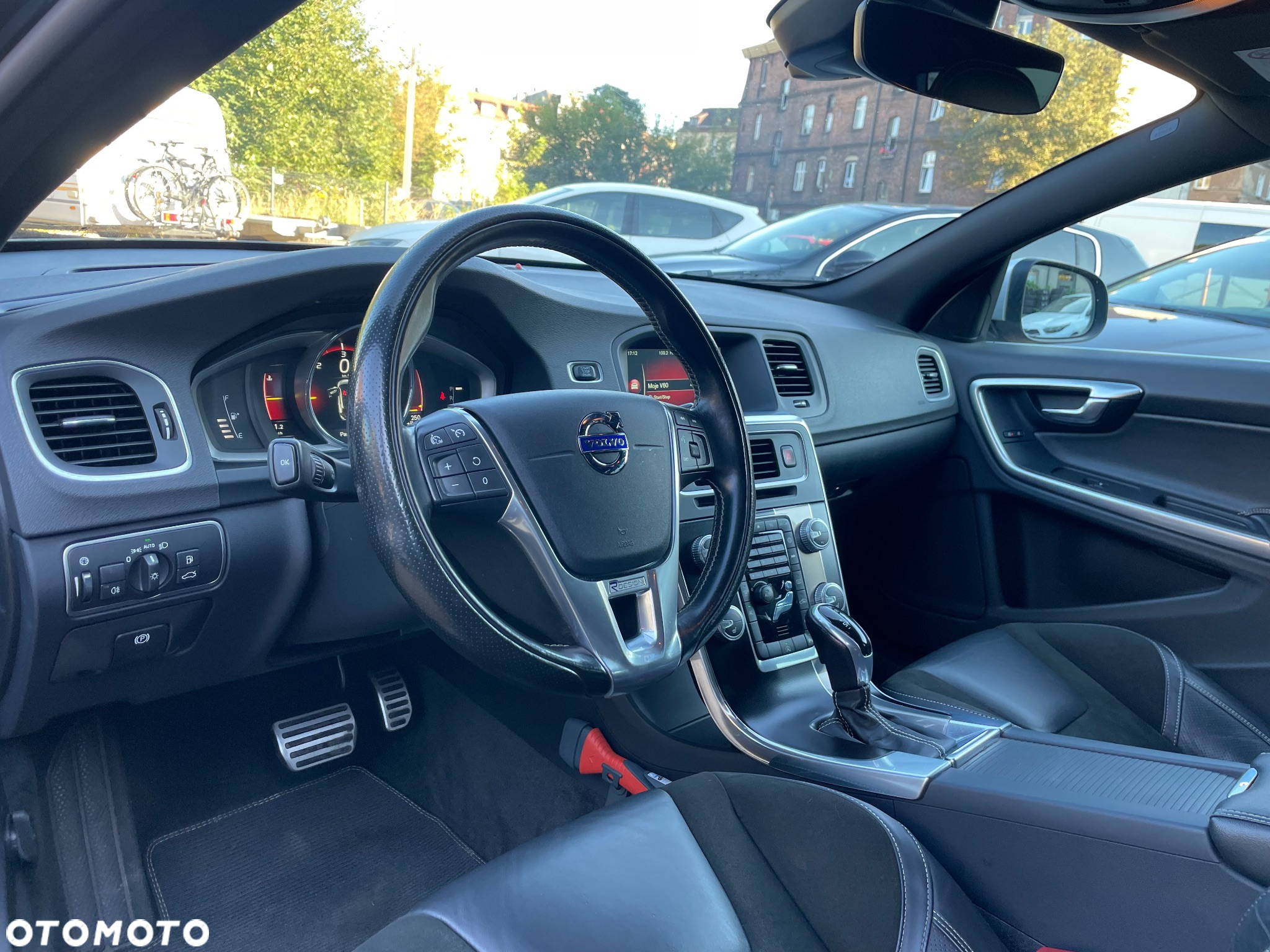 Volvo V60 D3 AWD R-Design - 15
