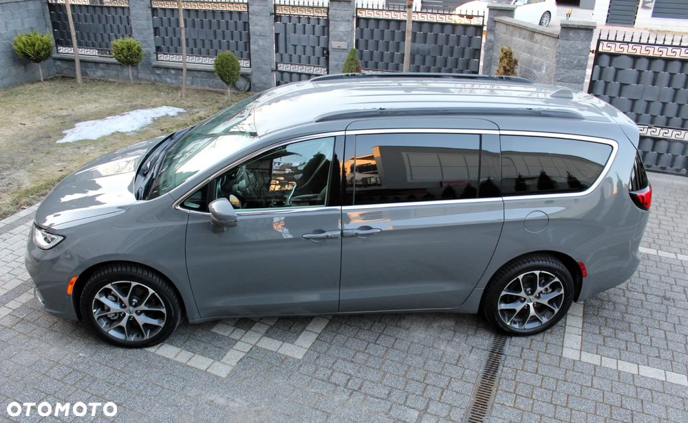 Chrysler Pacifica - 6