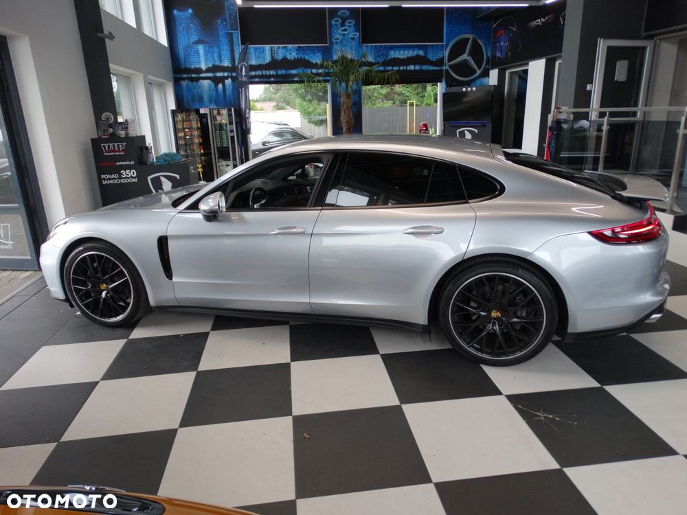 Porsche Panamera - 8