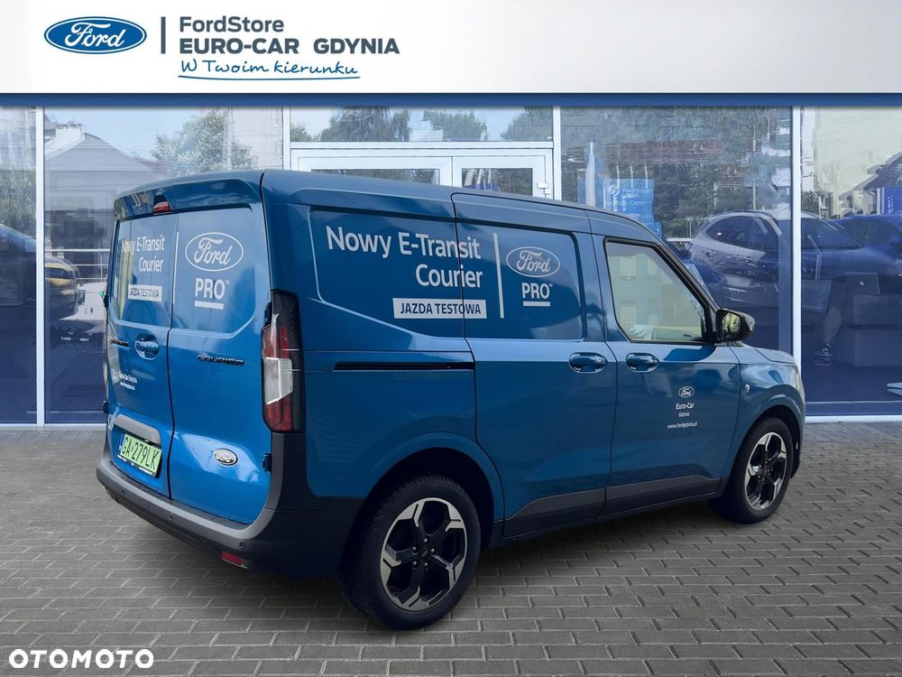 Ford Transit Courier - 8