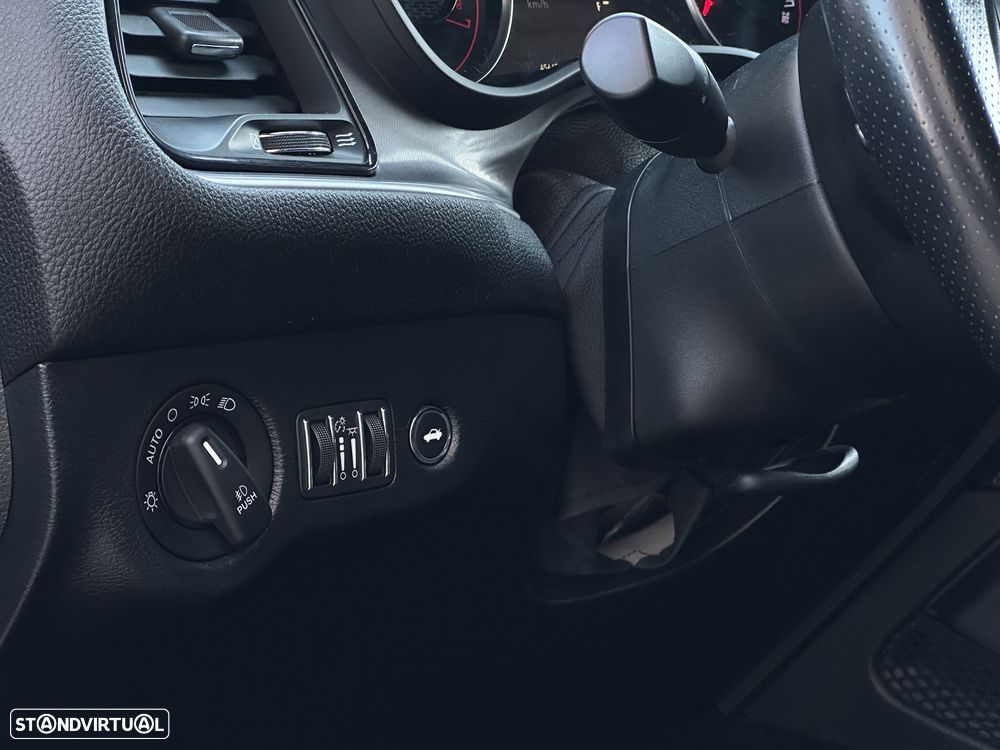 Dodge Challenger - 24