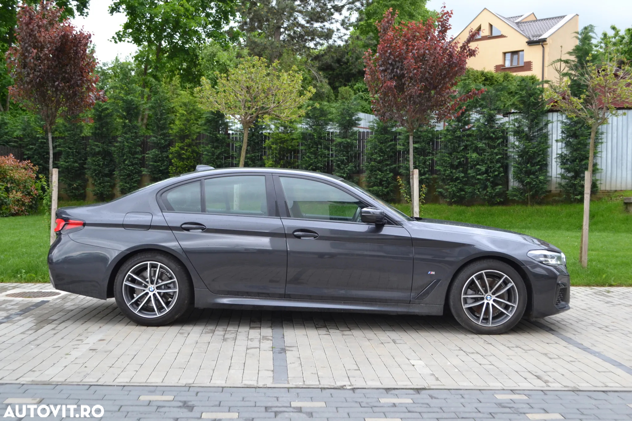 BMW Seria 5 520d Touring Aut. M Sport Edition - 4