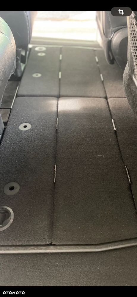 Chrysler Town & Country - 13