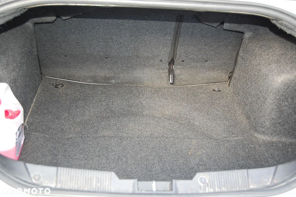 Fiat Linea 1.4 T-Jet 16V Dynamic - 12