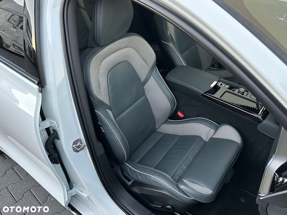 Volvo V60 T6 AWD Recharge Geartronic RDesign - 25